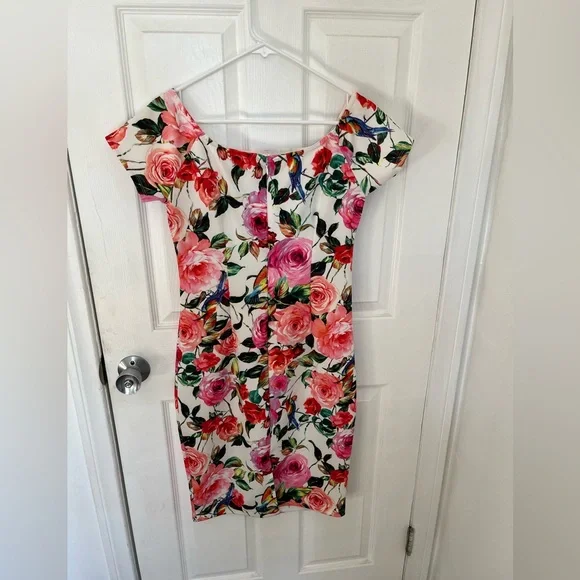 New York and Company floral fitted midi dress - Picture 2 of 6
